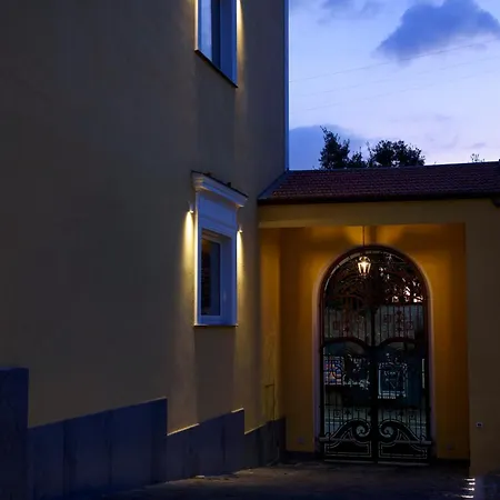 Vesuvius Palace شقة فندقية 4*